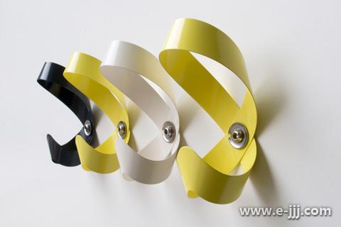 風靡歐美的衣架創意設計