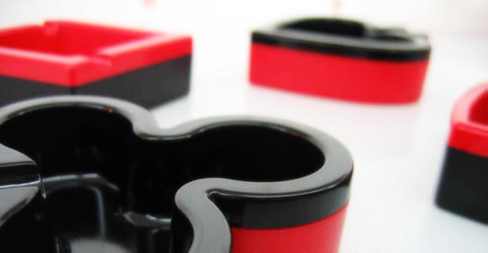 �����˻�ɫ���Ҹ�