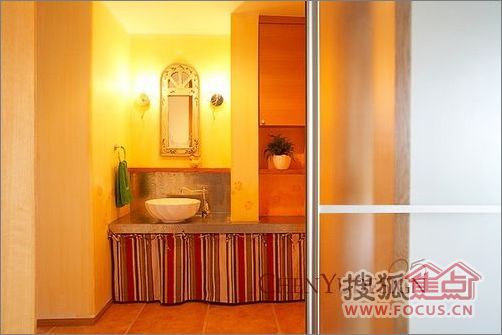 ɫ�ʾ�����@�L�鷿