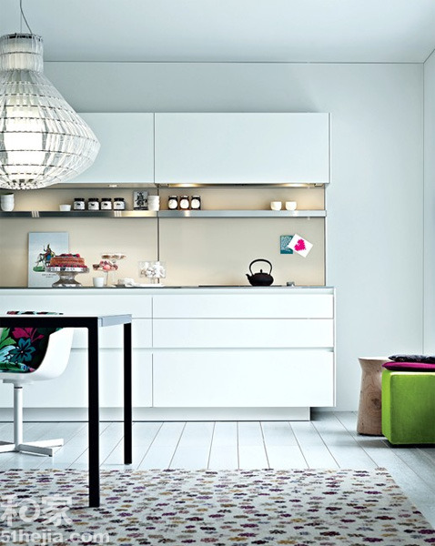 ��N�����ռ{��ѷ���