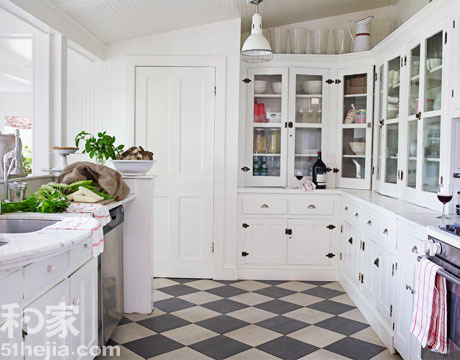 ������@�������e�m����