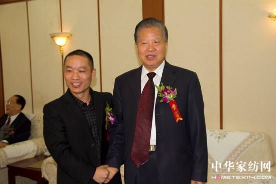 �Ї���(j��ng)��(j��)��̼�D(zhu��n)���c�ɳ��m(x��)�l(f��)չ���