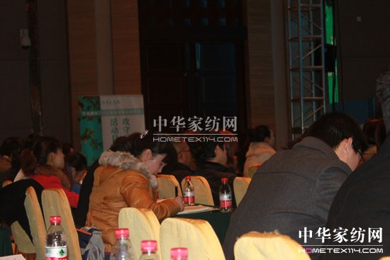 莎鯊2012春夏新品發(fā)布會(huì)隆重召開