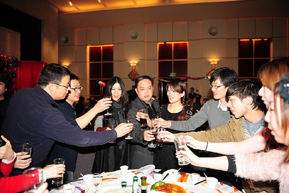 艾萊依上海管理中心年終晚會舉行