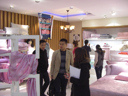 中華家紡網(wǎng)組織“看訪團”深入了解南通紡企