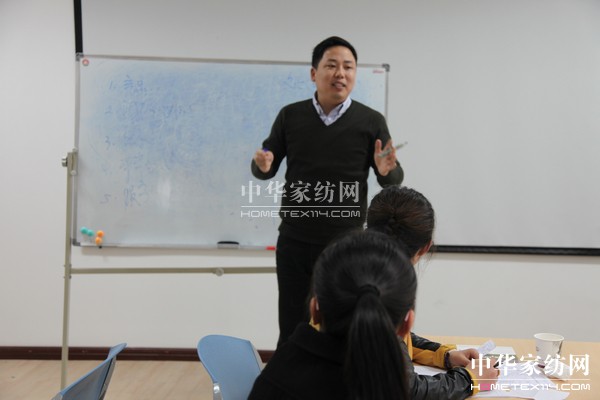 紫羅蘭開(kāi)展第七屆加盟商培訓(xùn)