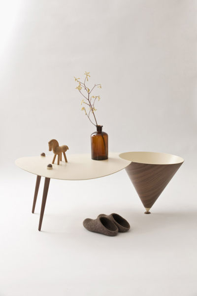 Daphna Laurens的圓形茶幾