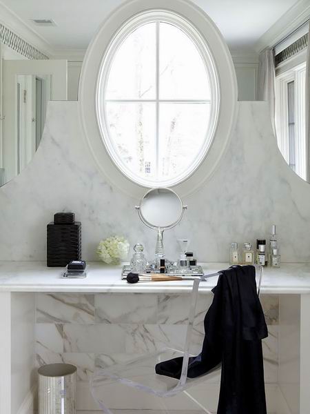 ���Ų��׵İ�ɫ���|��Ԣ(��)