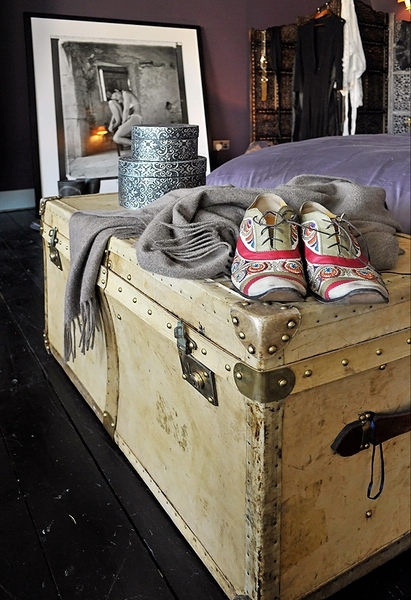 Ӣ������L(f��ng)���غ�ɫ��Ӱ���˹�Ԣ