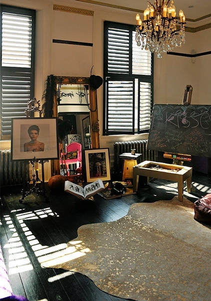 Ӣ������L(f��ng)���غ�ɫ��Ӱ���˹�Ԣ