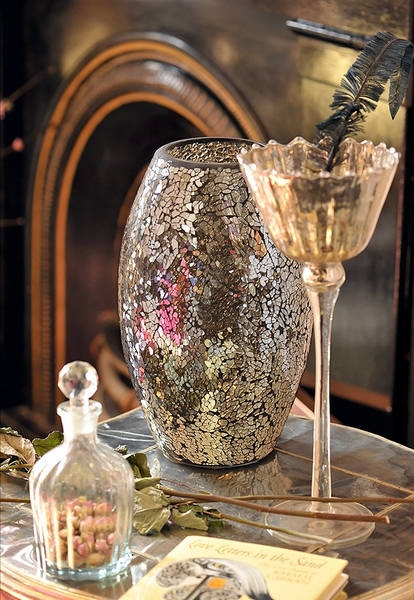 Ӣ������L(f��ng)���غ�ɫ��Ӱ���˹�Ԣ