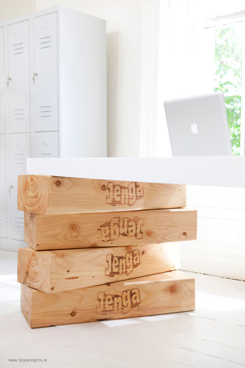 完美平衡用氣球提拉桌板的辦公桌