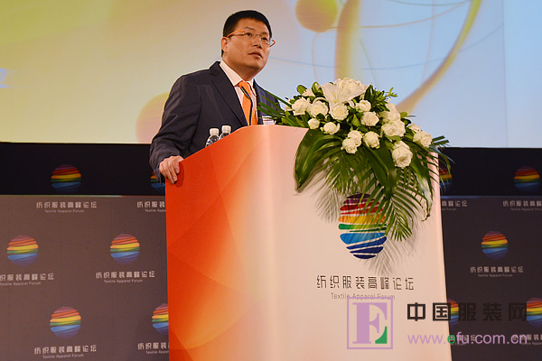 第一財(cái)經(jīng)中國經(jīng)濟(jì)暨2012紡織服裝高峰論壇舉行