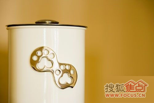 可愛貓爪印上家居秀出歡樂氣氛