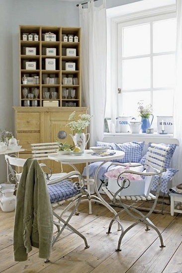 ��ɫ���������ĵ�Ľ��ڹ�Ԣ