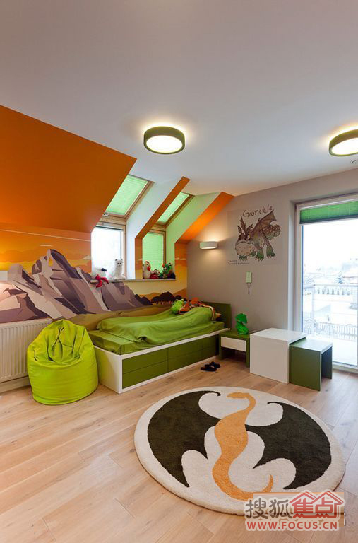 ɫ�����G��Ԣ�r�и���֮��