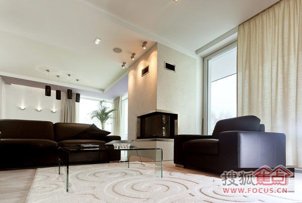 ɫ�����G��Ԣ�r�и���֮��