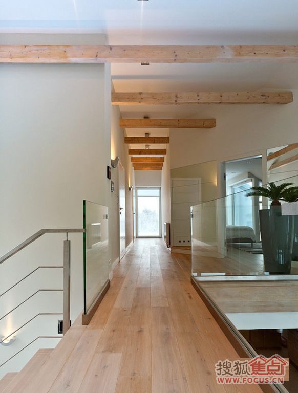 ɫ�����G��Ԣ�r�и���֮��