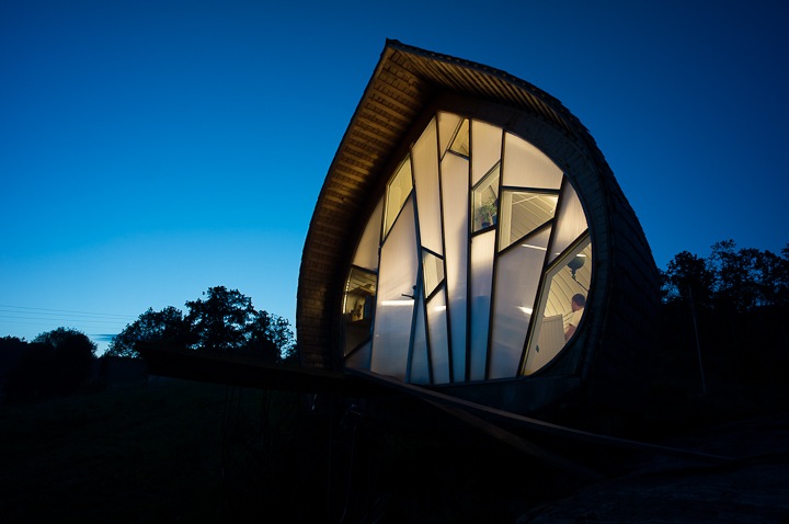 回歸自然CurvedHus創(chuàng)意造型住宅