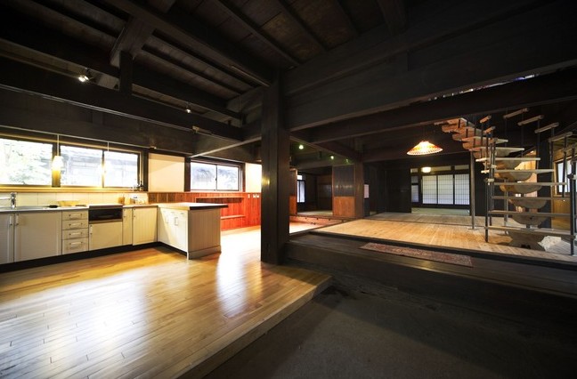 ����F��Ԫ�ص��ձ��vʷ��լ