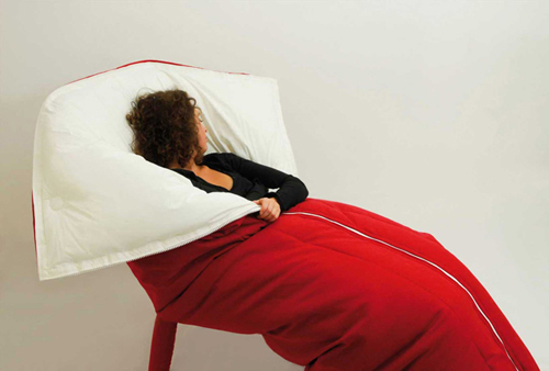 與棉被合為一體的椅子