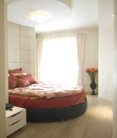 ��ɫ��ˇ�b�ɫ���s��Ԣ