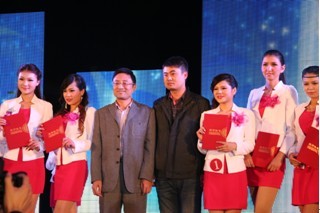 ���Q����������ϯ�����B(y��ng)�����(hu��)