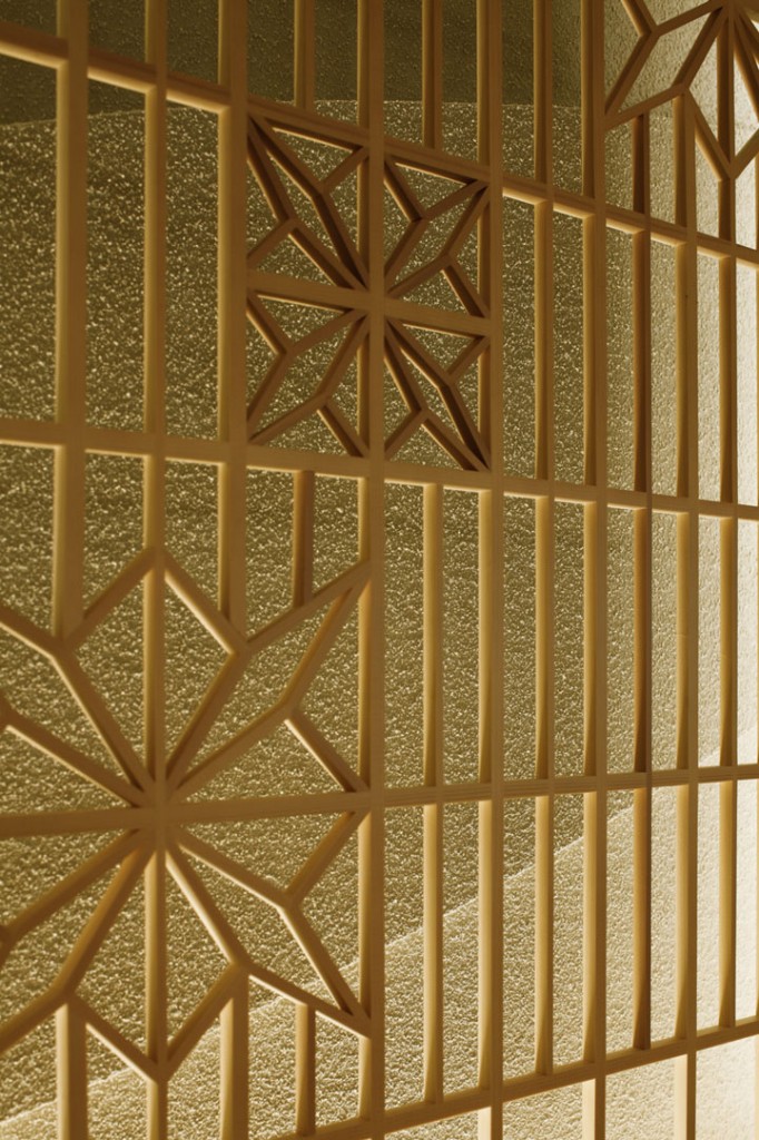 ���L��ζ���ձ��ٲ���͏d