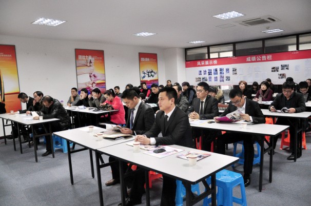 �Ϸ����2013�괺���F�ݕ��ڜ��e��