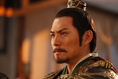 ���������x���չ�Ӣ�۟�Ѫ�����f�L(f��ng)