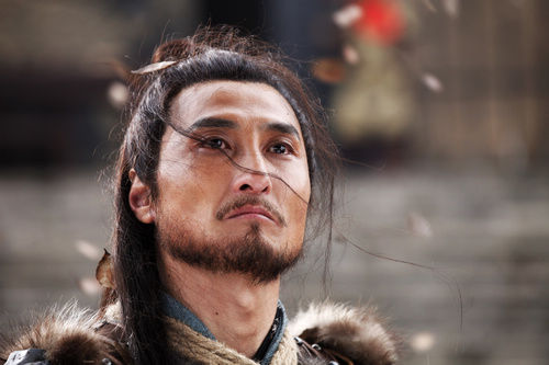 ���������x���չ�Ӣ�۟�Ѫ�����f�L(f��ng)