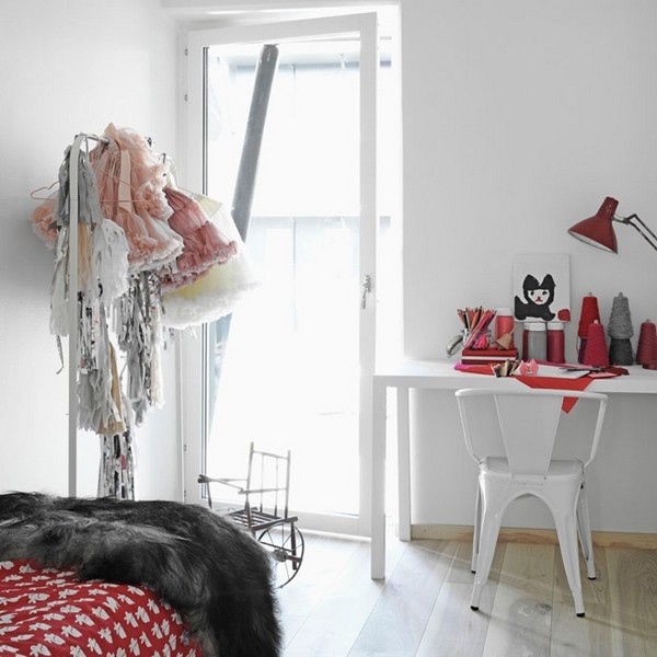 �ڰ׽�������ɫ��Ԣ