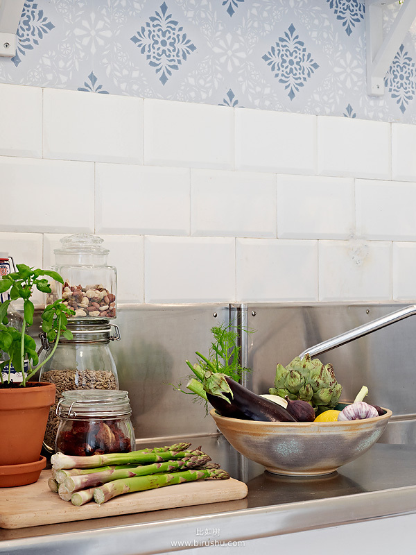 ��ɫ�׵��G�c�Y�Ϲ�Ԣ�����m�|��