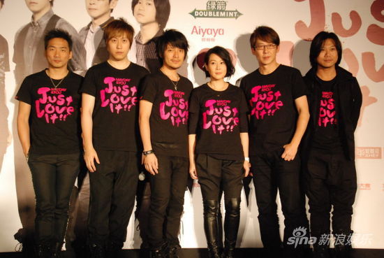 �������Ϻ������ݳ�������Ӣ�ٵ��_