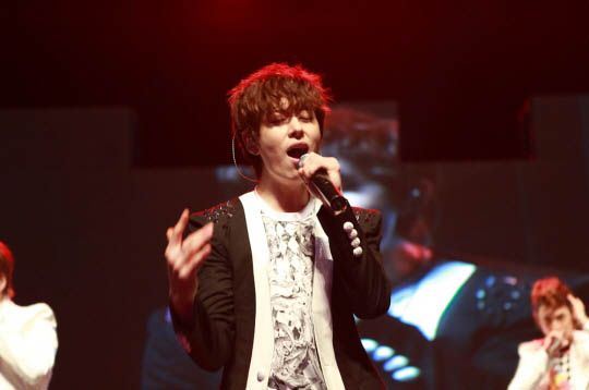 BoyFriend���A�k�۽z�����������A���۽z