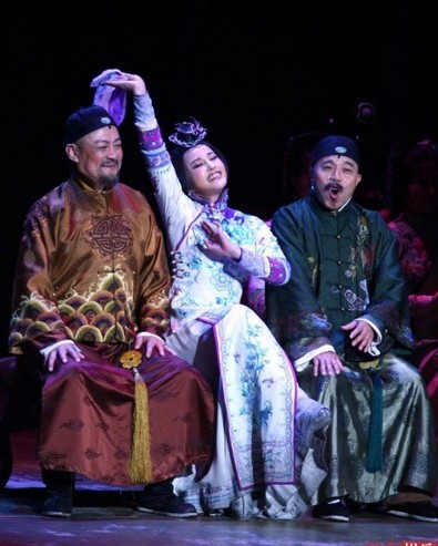 劉曉慶廣東上演《風華絕代》