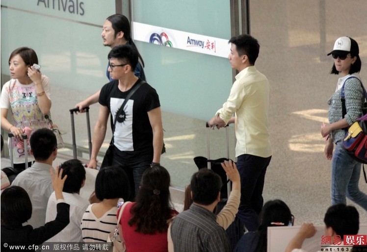 吳奇隆馬蘇抵滬先后離機場