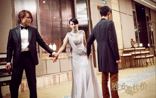 ����Ů���r2���ײ��A����ˬ�Ӱ�ꐆ̶�