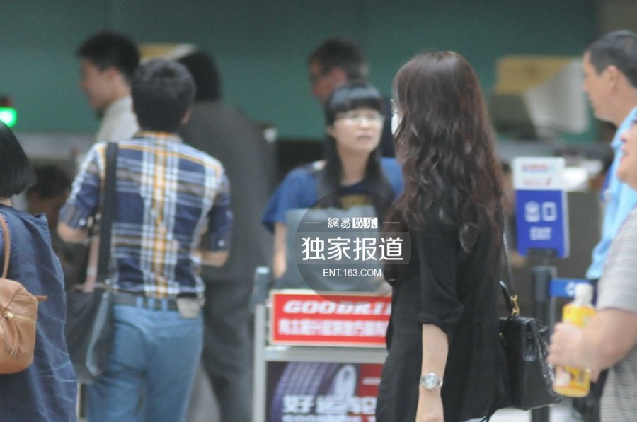 �wޱ�yŮ�F��C�����͵�ķ��_����