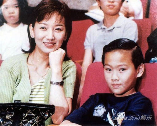 趙雅芝親子視頻曝光 黃愷杰成長蛻變