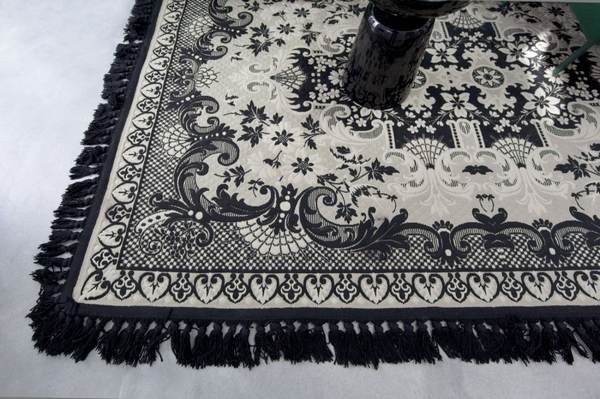 �������F���L���c�͹�Ԫ���ں�סլ