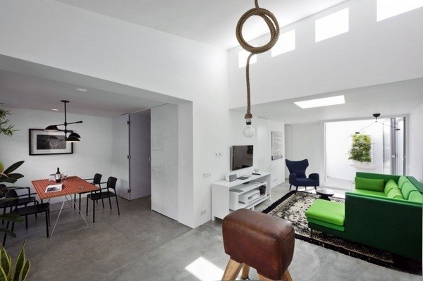 �������F���L���c�͹�Ԫ���ں�סլ