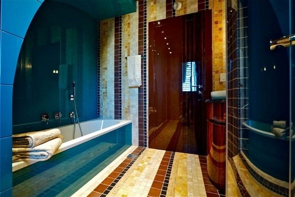 ��ÿ��g��ɫ�г�Mˇ�g�е�סլ