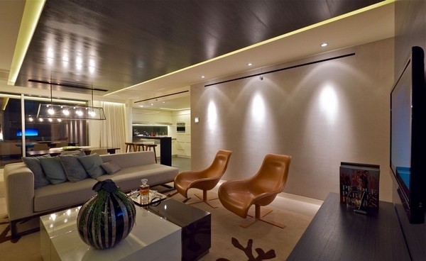 �������к��L����ɫ����픹�Ԣ