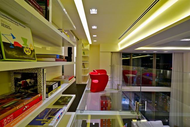 ��ɫ�������S�������w��