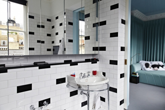 �{����ư���Ã��ŵĵ��{ɫ��Ԣ