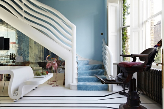 �{����ư���Ã��ŵĵ��{ɫ��Ԣ