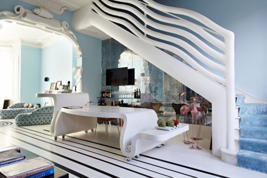 �{����ư���Ã��ŵĵ��{ɫ��Ԣ