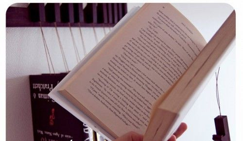 掛在墻上的創(chuàng)意書架