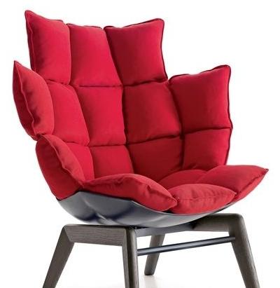 酒紅小比例點睛配色提亮暖冬主題